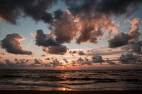 Sonnenuntergang mit Wolken in Zandvoort