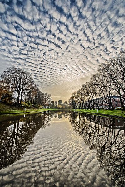Stadsgracht Leeuwarden by Harrie Muis