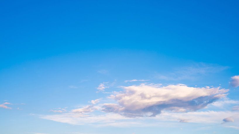 Blauer Himmel mit Wolken von Günter Albers