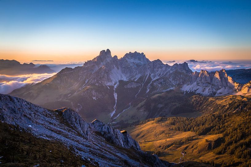 Berglandschaft "Das Letzte Licht" von Coen Weesjes