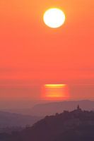 Zonsopkomst in Marche, Italië met zicht op de zee