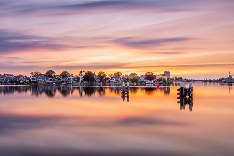 Le Zaanse Schans avec vue sur Zaandijk par Dennisart Fotografie