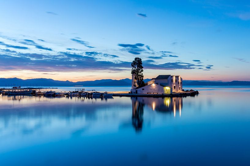 Gloire du matin Corfou, Grèce monastère de Vlacherna par Patrick Löbler