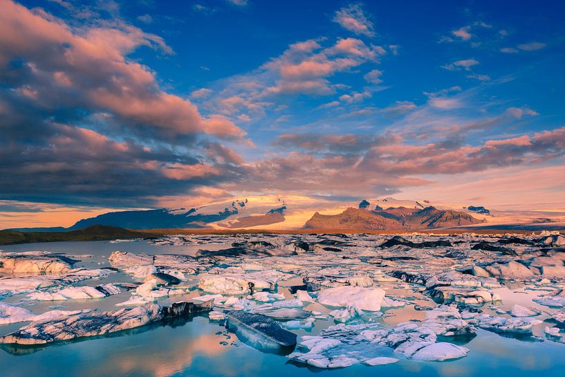Sunrise Jökulsárlón, Iceland by Henk Meijer Photography