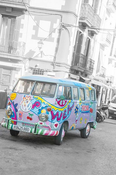 Hippie VW Bus auf ibiza von Marc van Gessel