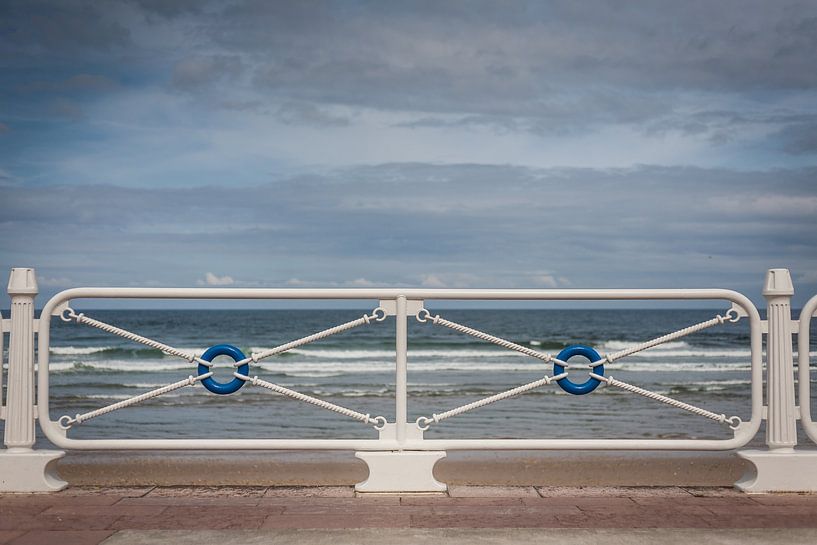 Symmetrie aan de kust von Evelien Buynsters