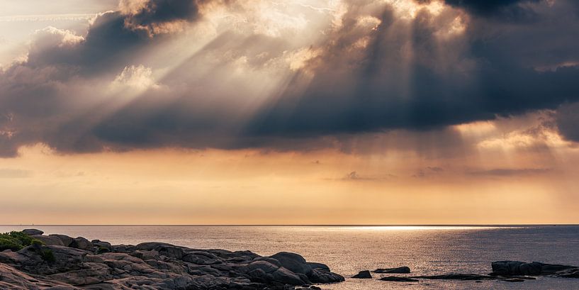 Durchstrahlte Sturmwolke von Robert Ruidl
