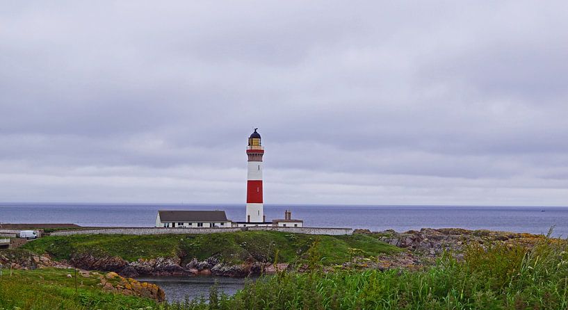 The Buchan Ness Lighthouse in Scotland by Babetts Bildergalerie