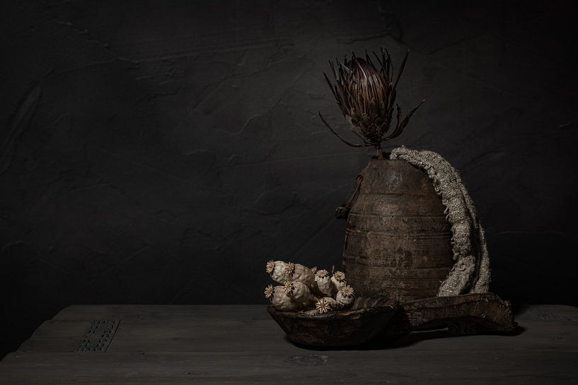 Ländliches Stillleben mit altem Holzkrug und Löffel (horizontal) von Mayra Fotografie