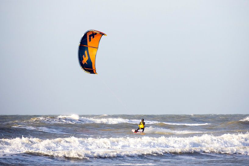 kitesurfers par Liesbeth Vogelzang