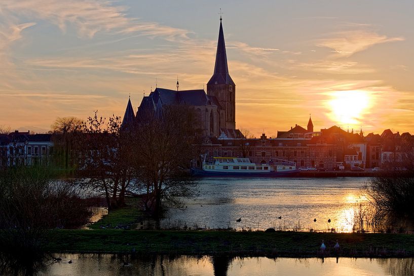 Sonnenuntergang über der Bovenkerk in Kampen von Anton de Zeeuw