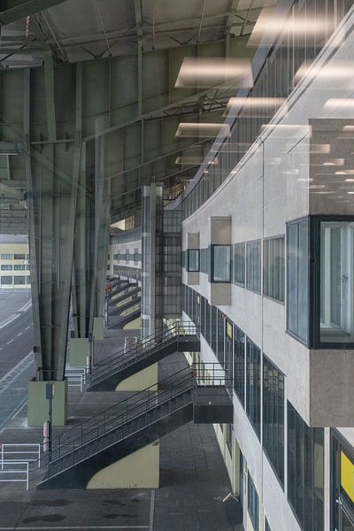 Flughafen in Berlin von Hans Monasso