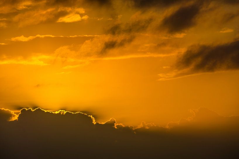 USA, Florida, Beautiful orange sunset sky cloud formations by adventure-photos