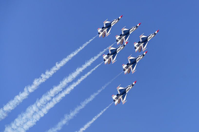 Formation Delta des U.S. Air Force Thunderbirds. par Jaap van den Berg