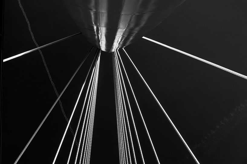 Prinz Claus Brücke in schwarz und weiß von Wim Stolwerk