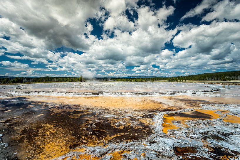 Geyser de la Grande Fontaine Yellowstone par Harold van den Hurk