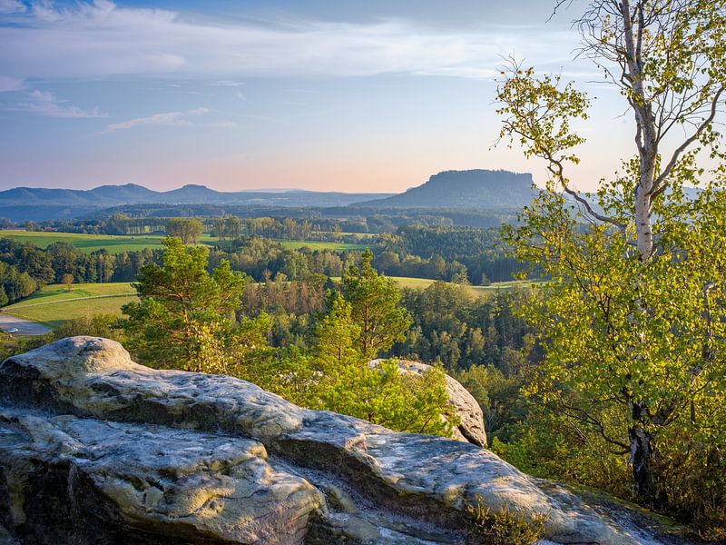 Vue du Gamrig au Lilienstein - Suisse saxonne (Elbsandsteingebirge) par t.ART