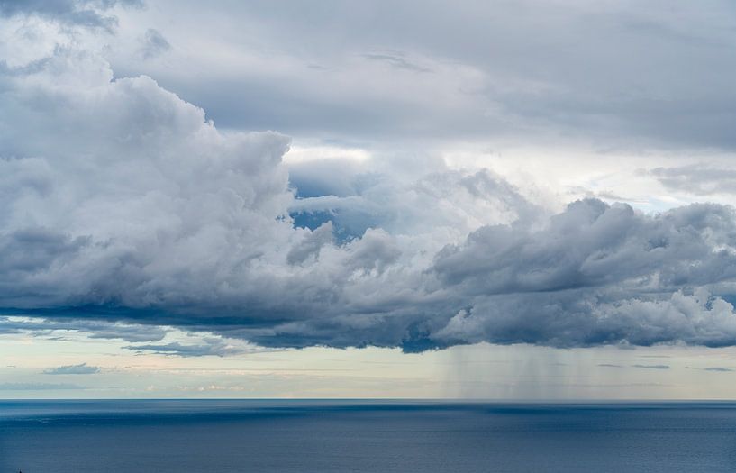 Mer ouverte avec nuages orageux par Achim Prill