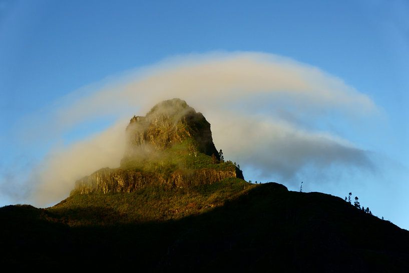 Berg en wolk par Michel van Kooten