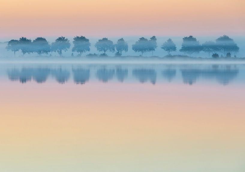 before sunrise, colour the sky orange by Karin Broekhuijsen