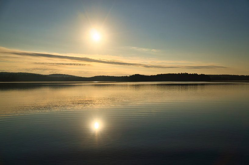 Coucher de soleil sur un lac en Suède par Martin Köbsch