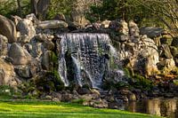 Cascade dans le parc Sonsbeek à Arnhem.