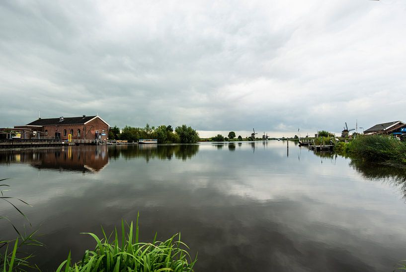 Kinderdijk water reflecties. von Brian Morgan