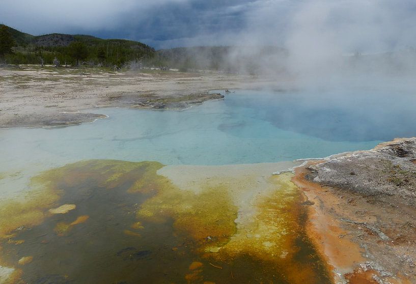 Yellowstone National Park hotspring by Mirakels Kiekje