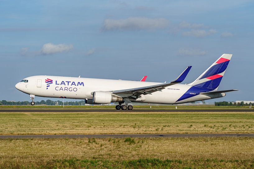 Décollage du Boeing 767-300 de LATAM Cargo (N534LA). par Jaap van den Berg