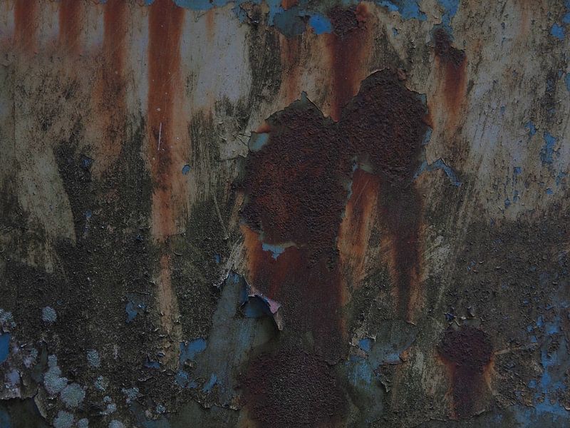 épave de voiture avec rouille 3 par Helene Ketzer