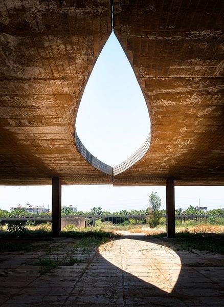 Reflection of an Eye. by Roman Robroek - Photos of Abandoned Buildings