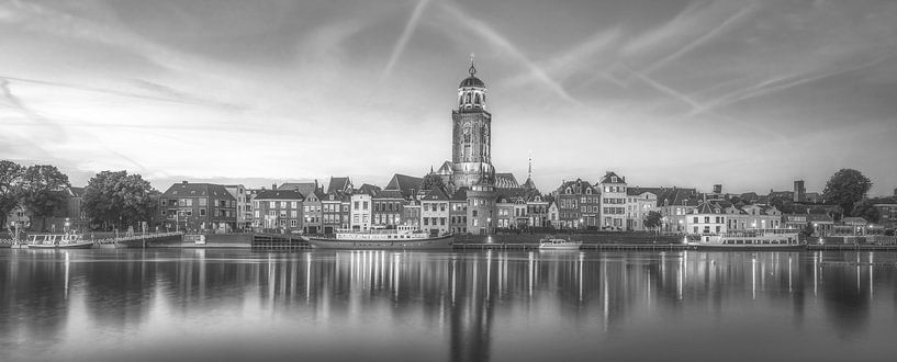 Deventer Skyline ( black white ) by Remco Lefers
