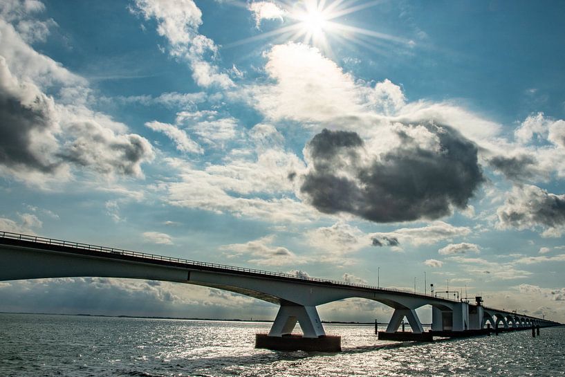 Seebrücke gegen das Licht von Arie Jan van Termeij