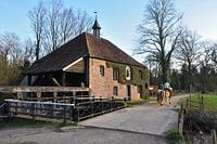Auf dem Pferderücken entlang der Leumolen.
