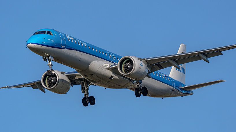 Atterrissage de l'Embraer E195-E2 de KLM Cityhopper. par Jaap van den Berg
