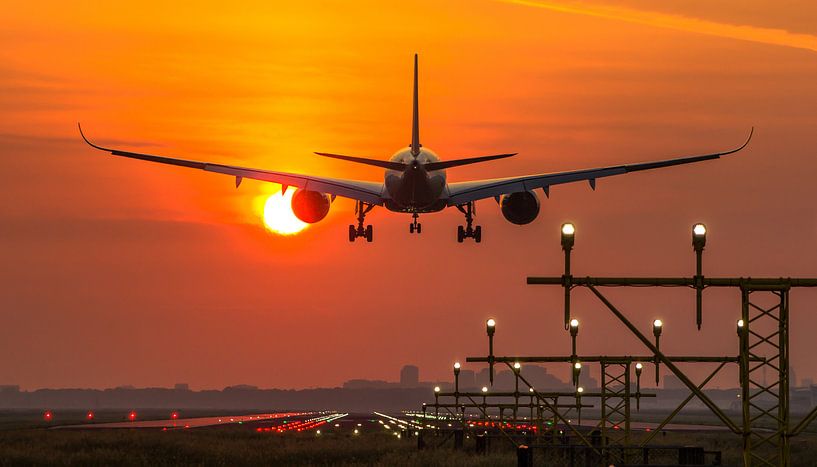 Singapore Airlines Airbus 350 landet auf dem Flughafen Schiphol von Dennis Dieleman
