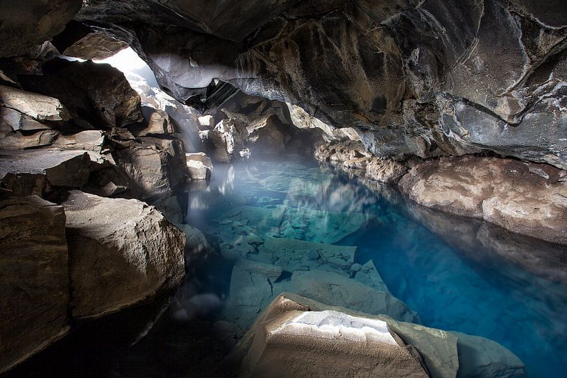 Grotyaga op IJsland by Karin de Jonge