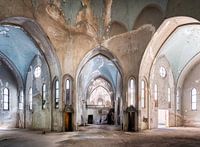 Verlassene Kirche im Verfall.