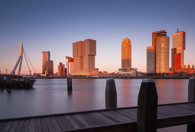skyline von rotterdam bei sonnenuntergang von Ilya Korzelius