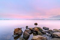 Stilleben Felsbrocken im Wasser