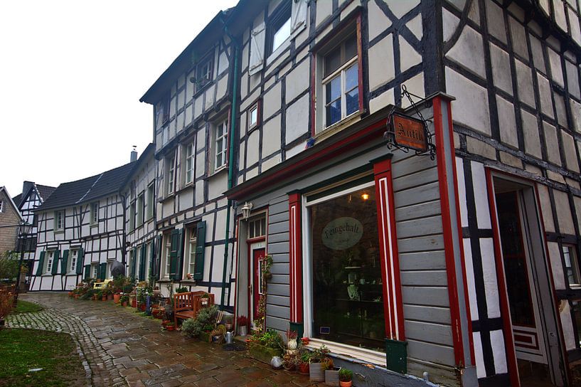 autour de l'église 2 par Edgar Schermaul