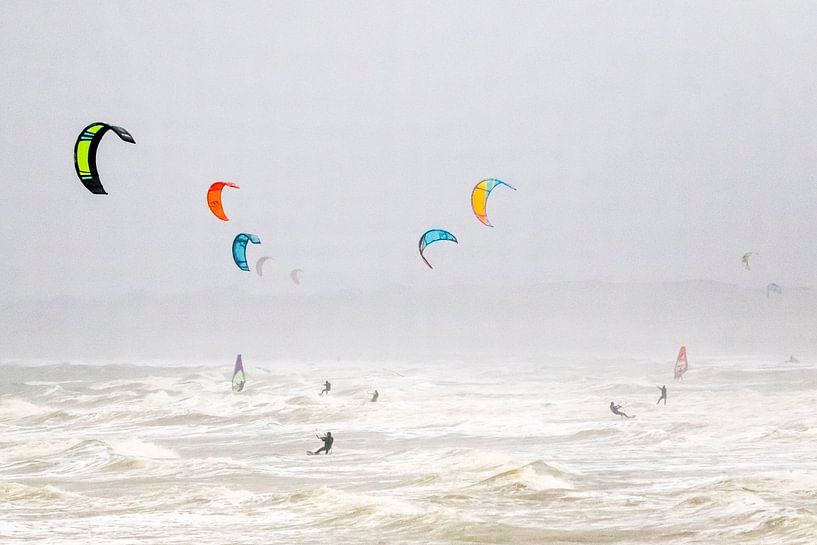 Kite surfers par Liesbeth Vogelzang