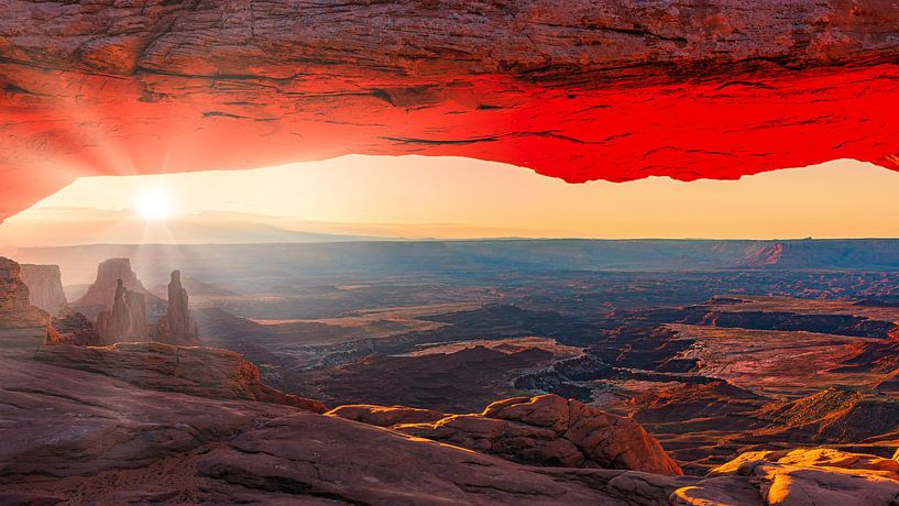 Lever de soleil sur Mesa Arch, parc national de Canyonlands par Henk Meijer Photography