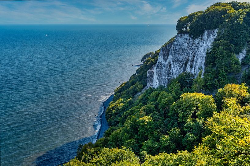 Blick von der Felsformation Königsstuhl an der Ostsee von Andreas Völkel