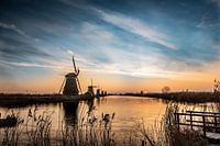 Windmühlen bei Kinderdijk bei Sonnenaufgang