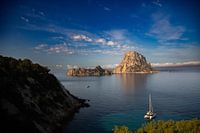 Un catamaran surveille l'Es Vedra