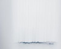 Des rideaux blancs minimalistes