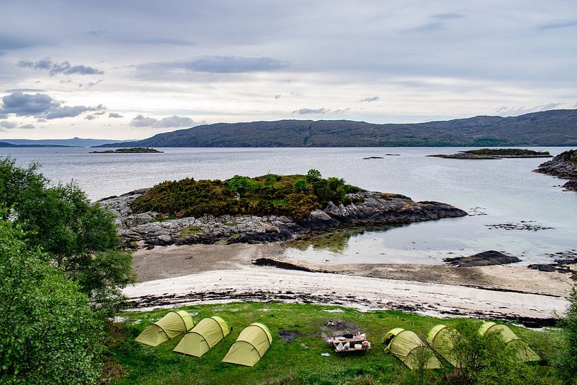 Écosse - Camping sauvage surplombant l'île de Skye par Rick Massar