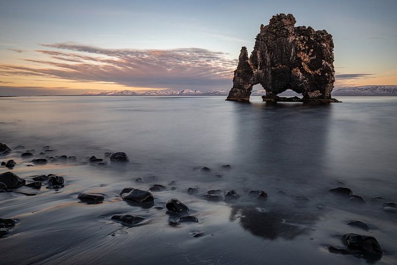 Roche de dinosaure en Islande (Hvitserkur) 1 par Albert Mendelewski