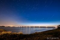 Sternspuren über der Moerdijkbrücke